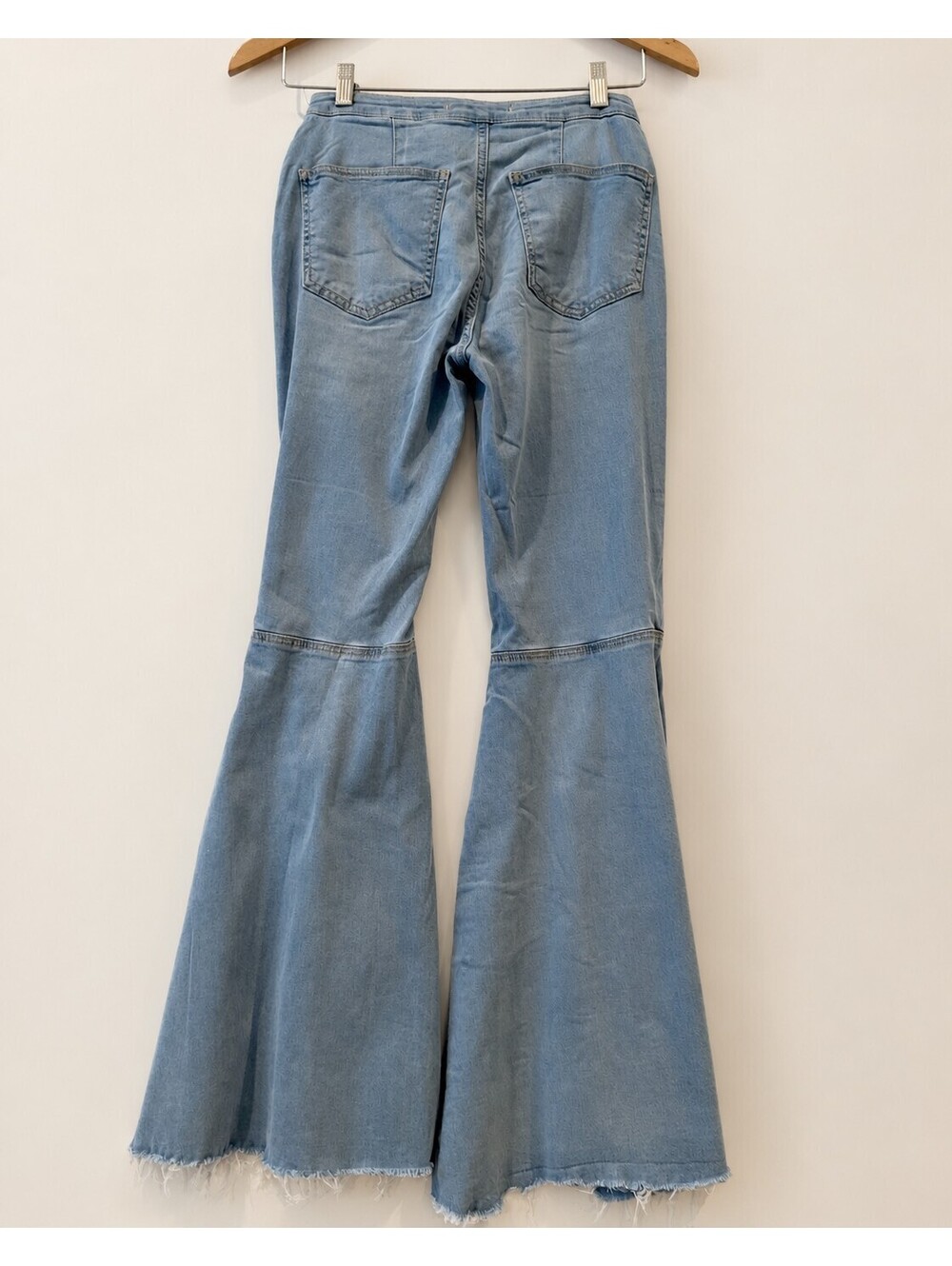 Free People We The Free Just Float On Flare Jeans in Bermondsey Blue — Size 25 - Picture 4 of 5